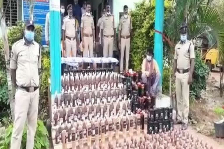 4,275 liquor bottles worth Rs 20 lakhs seized in andhra, accused sent on remand