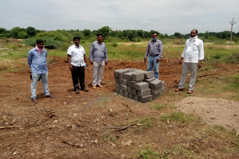 officers visited places in vardhannapet for raithu vedhika buildings