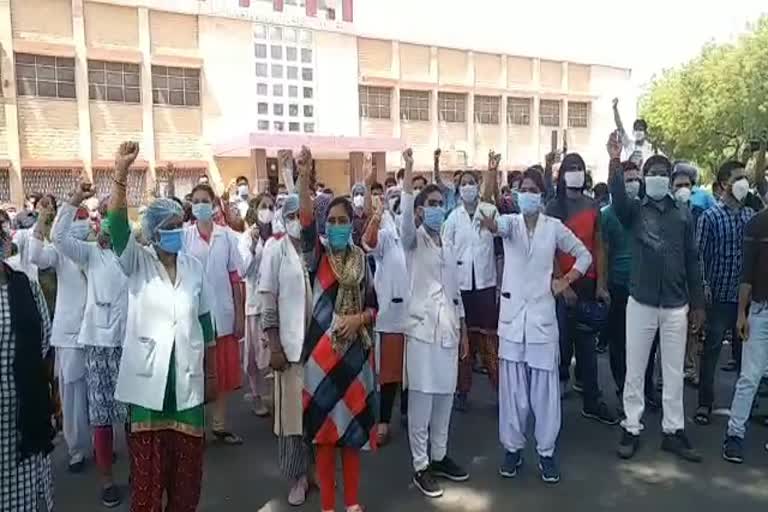 Contract nursing worker, Nurses Protest in Jodhpur