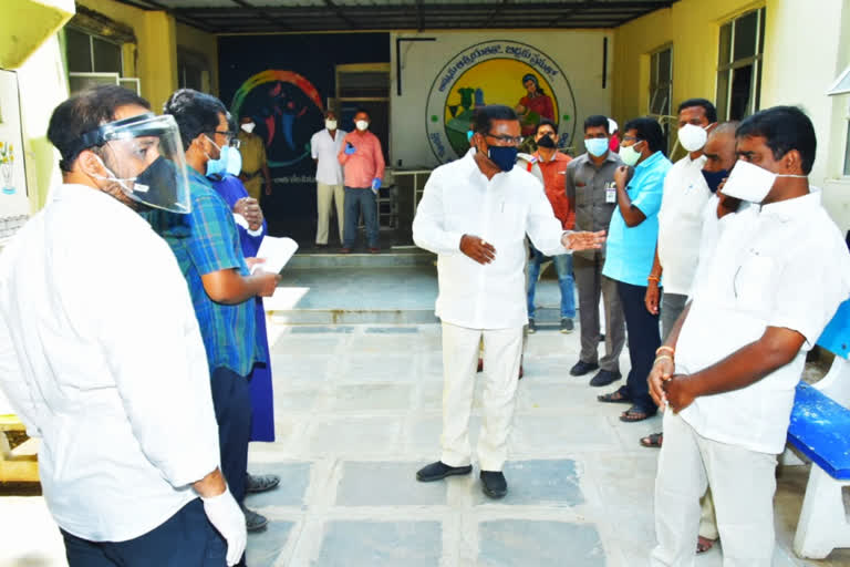 Agriculture Minister Niranjan Reddy visited the hospital in Vanaparthi district