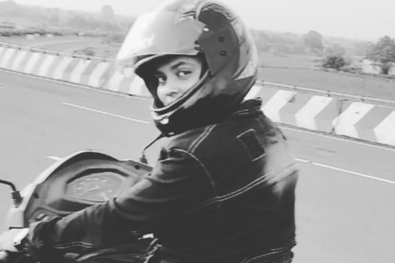 woman-rides-1800-km-on-scooty-to-reach-jamshedpur-from-mumbai-amid-lockdown