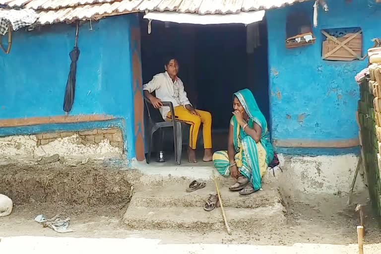 Villagers deprived of the benefits of PM Awas Yojana