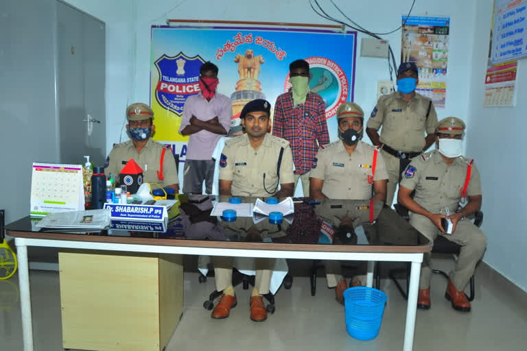 Maoist sympathizers got arrested in Manuguru in bhadradri kothagudem district