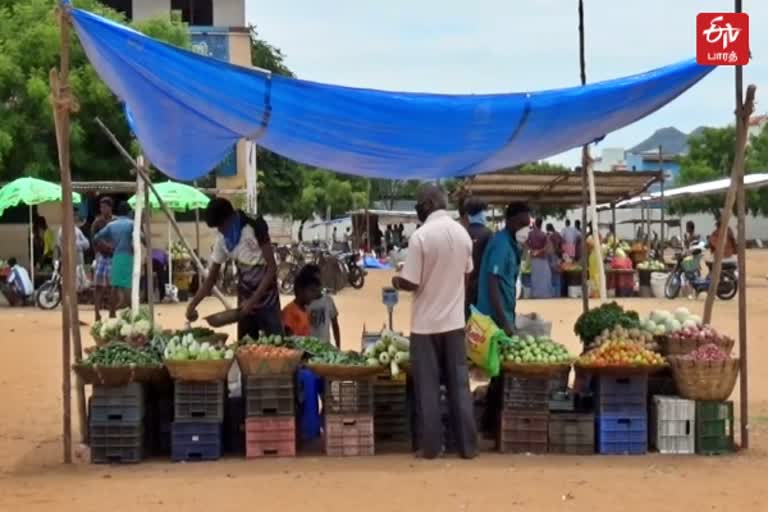 காய்கறி சந்தை வியாபாரிகள் 20 பேருக்கு கரோனா