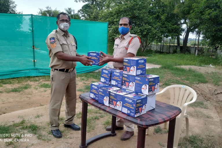 vaporizers and steam inhalers distribution to the police staff at daulatabad in siddipet district