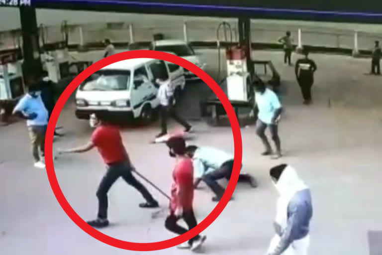 men beat CNG pump worker