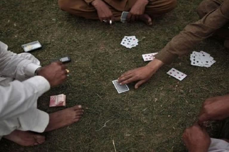 पुलिस ने जुआरियों को किया गिरफ्तार, Police arrested gamblers