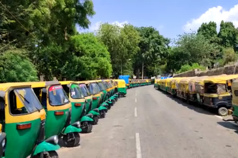 Auto-taxi drivers are yet to receive a lockdown relief fund