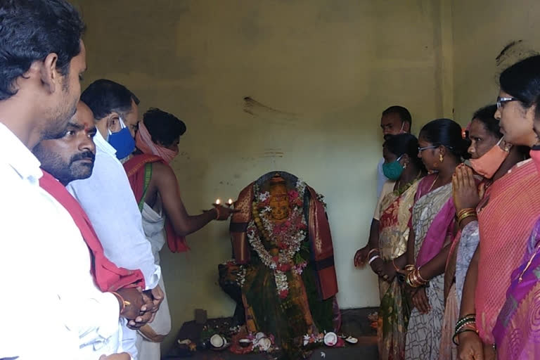 mla gandra venkata ramana reddy participated in temple inauguration