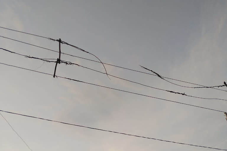 unfixed wire of electricity