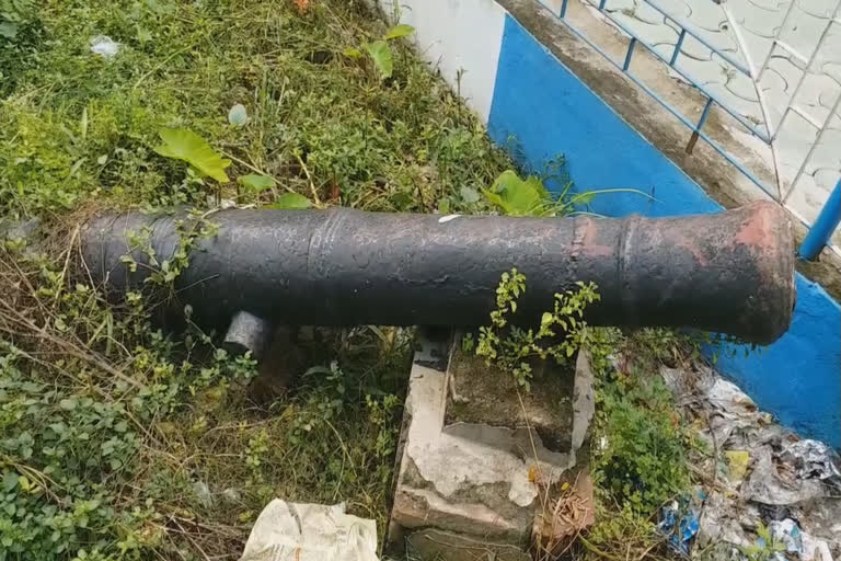 Cannons of barrack square