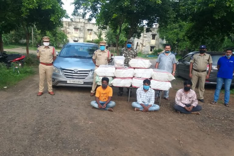 cannabis seized  cannabis seized in Telangana  Odisha police  CRPF  Telangana police  ഒഡീഷ  കഞ്ചാവ് പിടികൂടി  200 കിലോ കഞ്ചാവാണ് പിടികൂടിയത്  ഒഡീഷ പൊലീസ്  സിആർപിഎഫ്