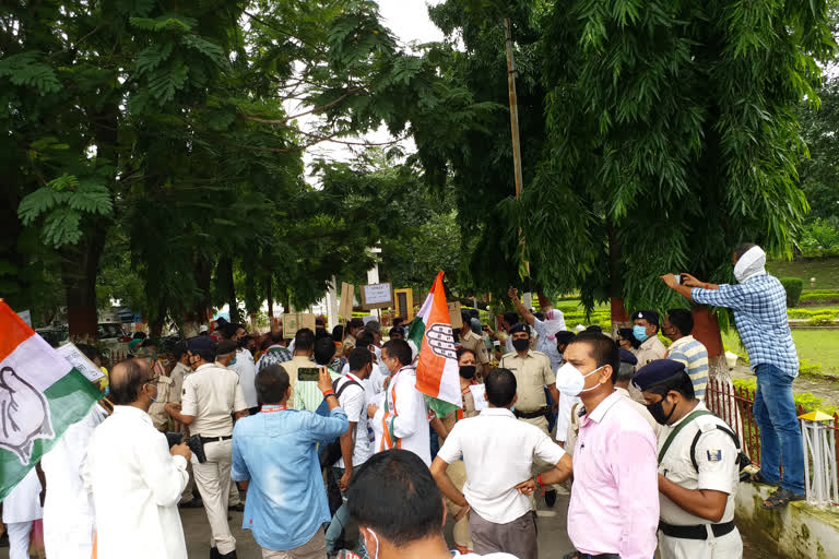 State Congress protests