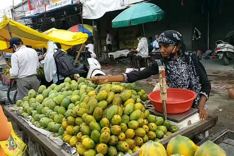 PhD holder selling fruits