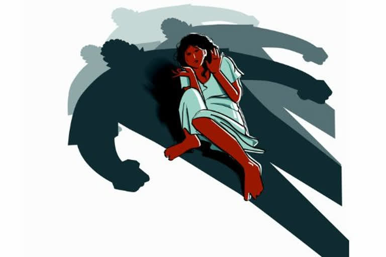 26 year old woman raped behind red fort accused arrested in delhi