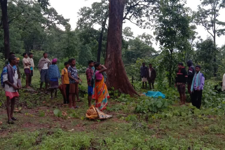 Death of a man and dog due to lightning in keshkaal