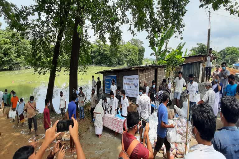 Flood relief distributions by students