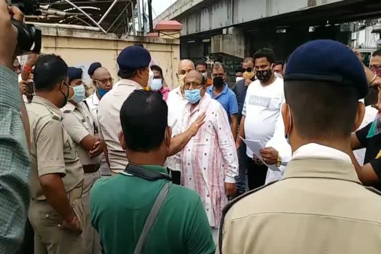 MLA JayaNarayan Mishra forcefully entered into Sambalpur Collectorate office