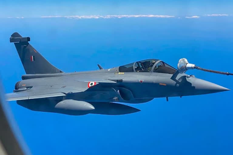 rafale jet, india-france rafale deal, 5 rafale jets to land in ambala airbase, air chief marshal rks bhadauria, 5 rafale jets to induced in iaf, ରାଫେଲ ଡେଟ, ଭାରତ-ଫ୍ରାନ୍ସ ରାଫେଲ ଚୁକ୍ତି, ଅମ୍ବାଲା ଏୟାରବେସ ଆସିବ 5 ରାଫେଲ ଜେଟ, ଏୟାର ଚିଫ୍‌ ମାର୍ଶଲ ଆରକେଏସ ଭଦୌରିଆ, ଭାରତୀୟ ବାୟୁ ସେନାରେ ମିଶିବ 5 ରାଫେଲ ଜେଟ