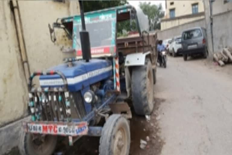 Ramgarh news, police seized gravel, police action