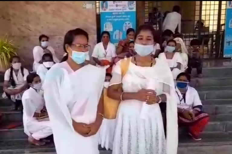 junior health aides Protest in Yadgir