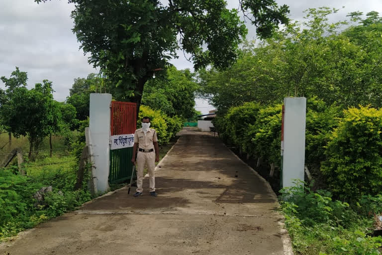 maregaon covid care center yavatmal  positive patients run away maregaon yavatmal  yavatmal corona update  yavatmal corona positive cases  यवतमाळ कोरोना अपडेट  यवतमाळ पॉझिटिव्ह रुग्ण पसार  मारेगाव कोव्हिड सेंटर यवतमाळ