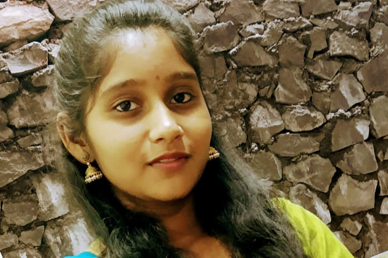 vGayatri Deokar scored 94 percent marks in the 10th standard examination in pimpri chinchwad