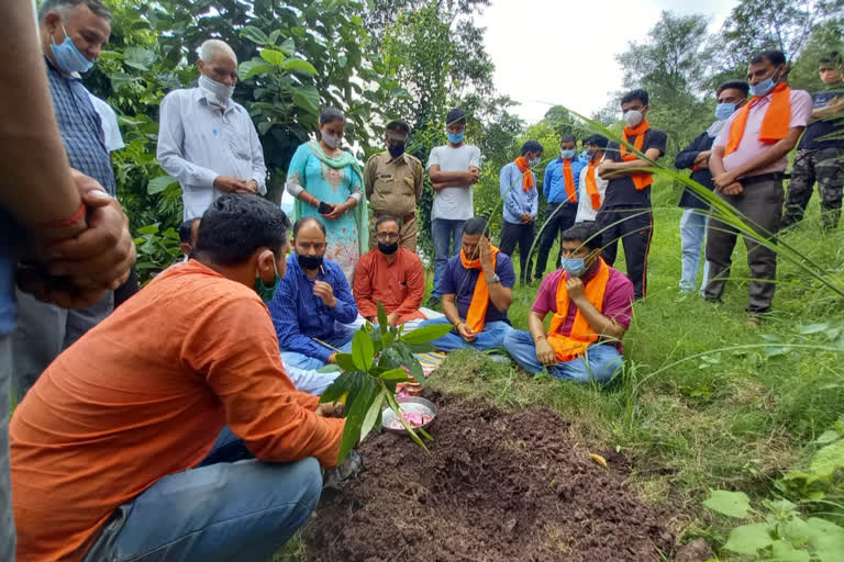 BJYM Plantation in Shri Naina Devi