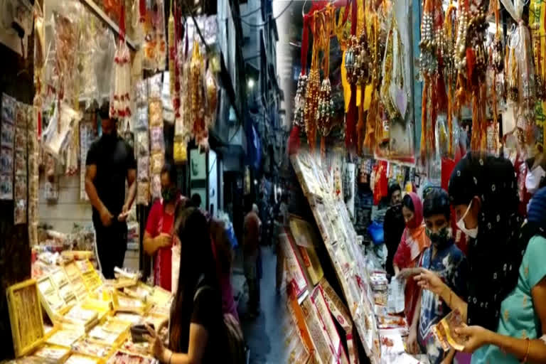 Corona impact on shahdara rakhi market