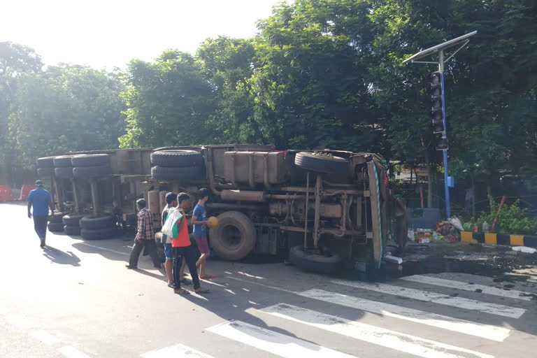 container lorry accident at  kailasapuram highway road in vishaka