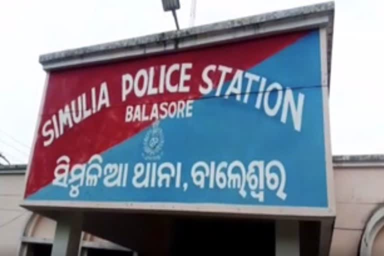 କୁକୁଡା ଚୋରୀ ଘଟଣା ପ୍ରଘଟ ପରେ ଅସାମାଜିକ ଯୁବକ ସ୍ୱାମୀ ସ୍ତ୍ରୀଙ୍କୁ କଲେ ଅର୍ଦ୍ଧ ଲଣ୍ଡା