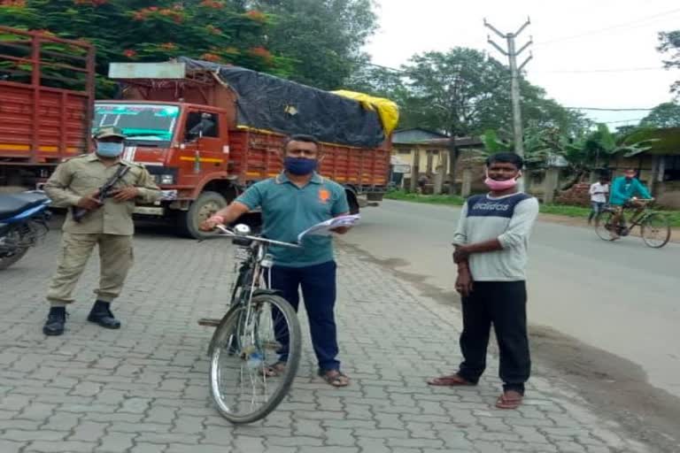 Rupjyoti Kurmi visit Hitendra Nath Goswami's residence by cycling