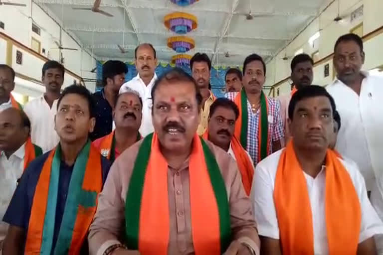 BJP state general secretary Premender Reddy fires on govt