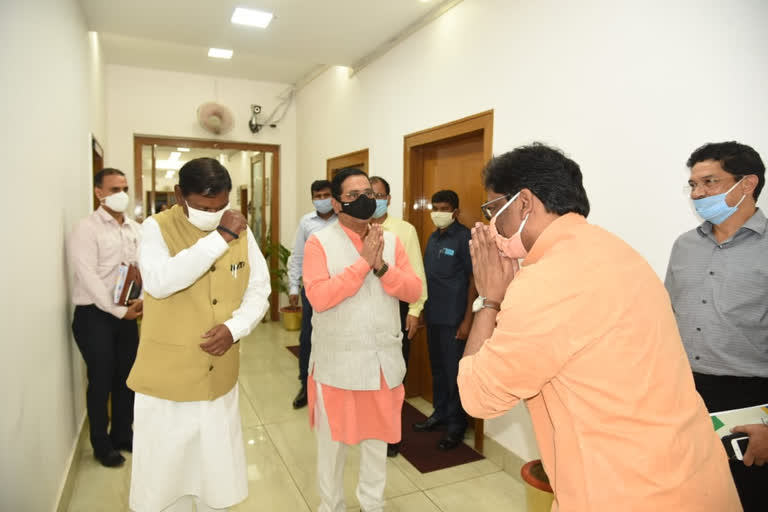 Prahlad Joshi meet CM Hemant Soren with Union Minister Arjun Munda