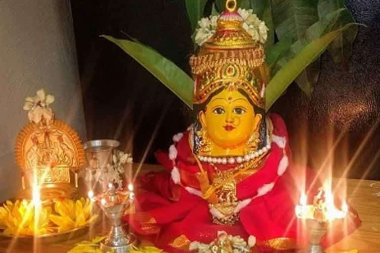 varalaxmi devi vratham