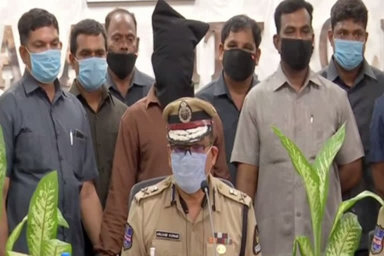 police arrest interstate chain snatcher in hyderabad