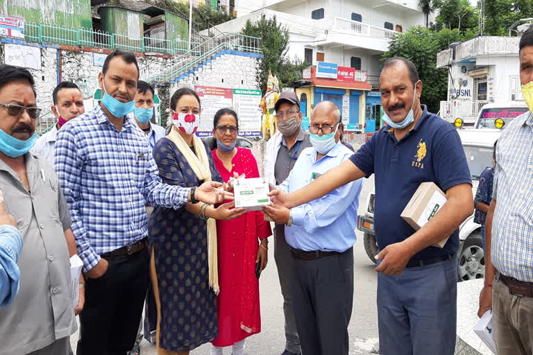 ayush-protection-kit-distributed-to-corona-warriors-in-tehri