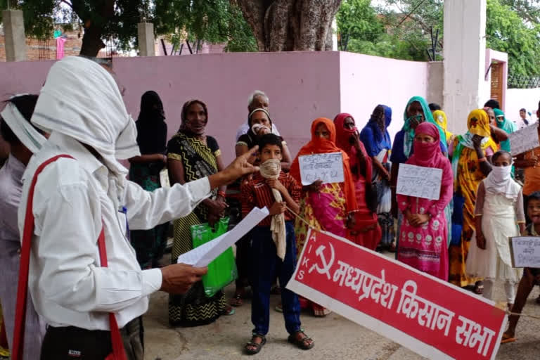 Left organizations submit memorandum regarding many issues in Bhind