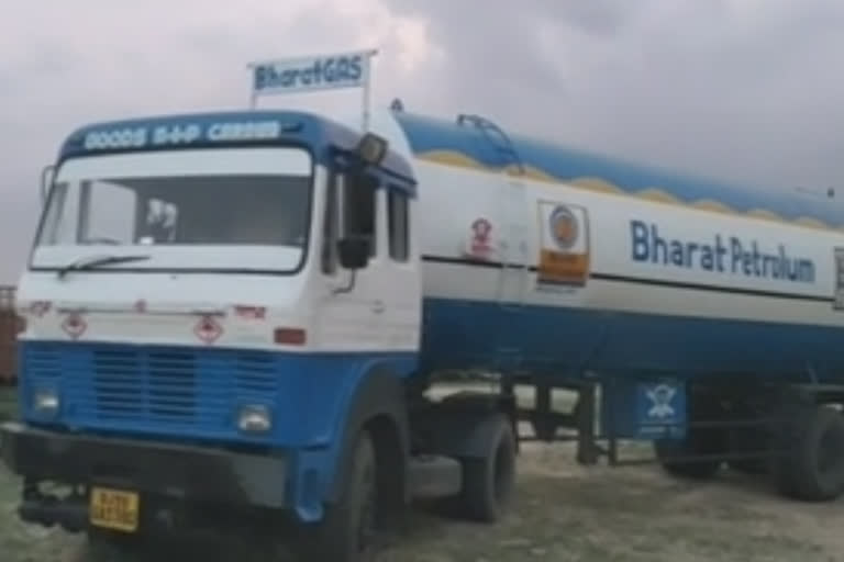 LPG tanker carrying illegal liquor seized