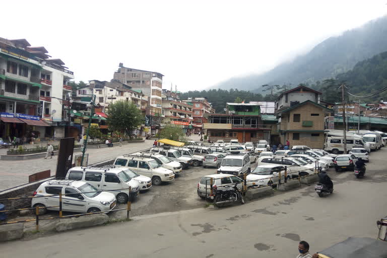 bad impact of corona on taxi operators in manali