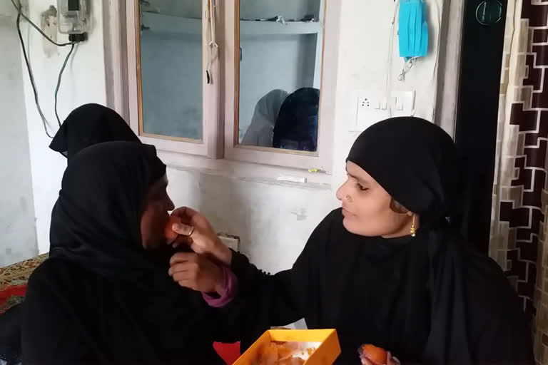 muslim women celebrate in lucknow