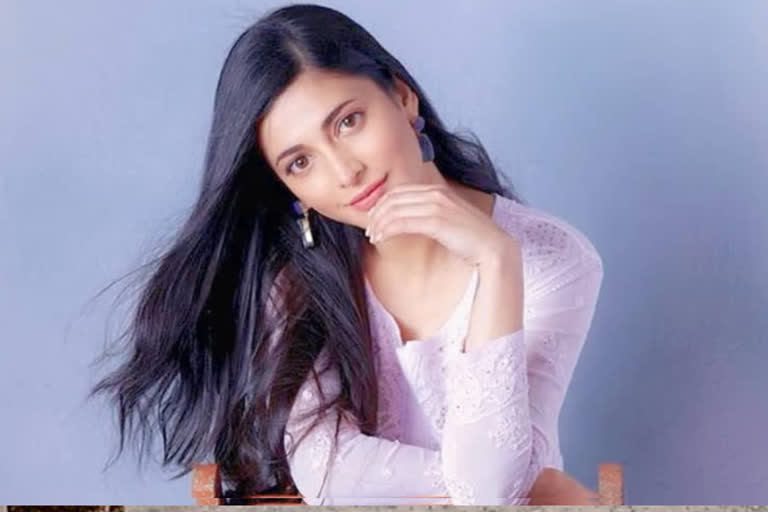 actress sruthi hasan completed 11 years of her film industry career