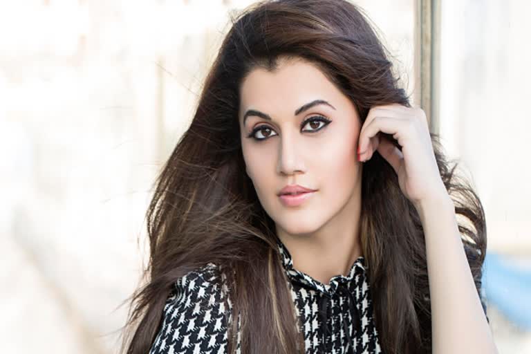 taapsee  to present I Phone for students education