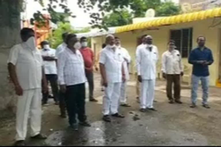 tdp leaders protest at karnool on support on amaravathi