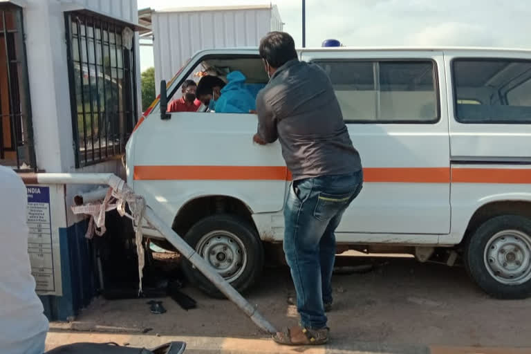 ambulance caught accident at dilavarpur toll plaza