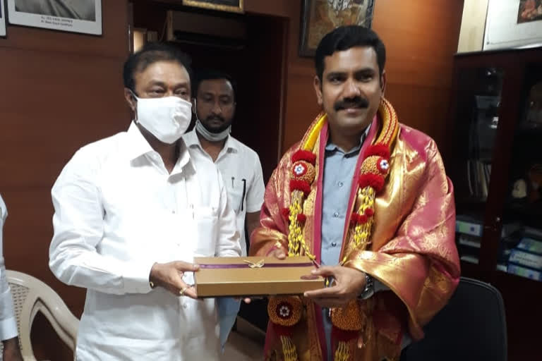 Minister Narayana Gowda congratulated BY Vijayendra