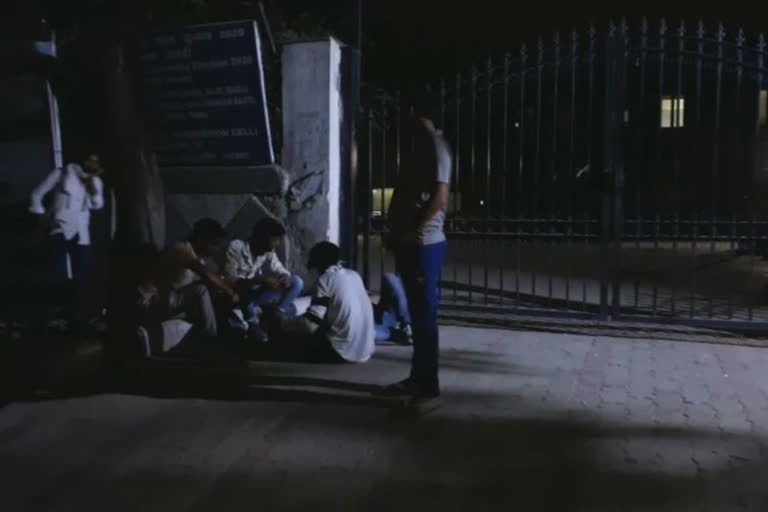 Youth get in line outside Alipur SDM office for job tokens from 11 pm