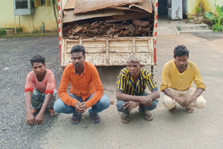 4-members-of-inter-district-scrap-thief-gang-arrested-in-korba