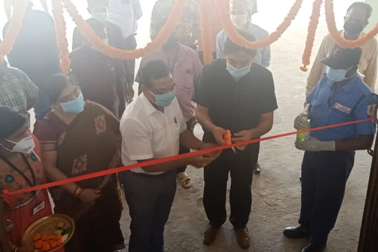 covid center from paradip port, jagatsinghpur latest news, new covid center in jagatsinghpur, covid center in paradip trade center, ପାରାଦ୍ବୀପ ବନ୍ଦର ପକ୍ଷରୁ କୋଭିଡ ସେଣ୍ଟର ପ୍ରସ୍ତୁତି, ଜଗତସିଂହପୁର ଲାଟେଷ୍ଟ ନ୍ୟୁଜ୍‌, ଜଗତସିଂହପୁରରେ ନୂଆ କୋଭିଡ ସେଣ୍ଟର, ପାରାଦ୍ବୀପ ଟ୍ରେଡ୍ ସେଣ୍ଟରରେ କୋଭିଡ ସେଣ୍ଟର