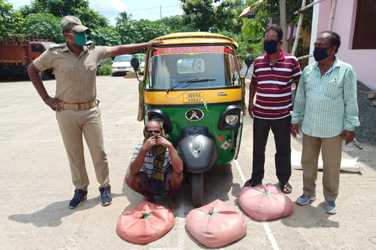 Cuttack excise dept. arrest local liquire supplier